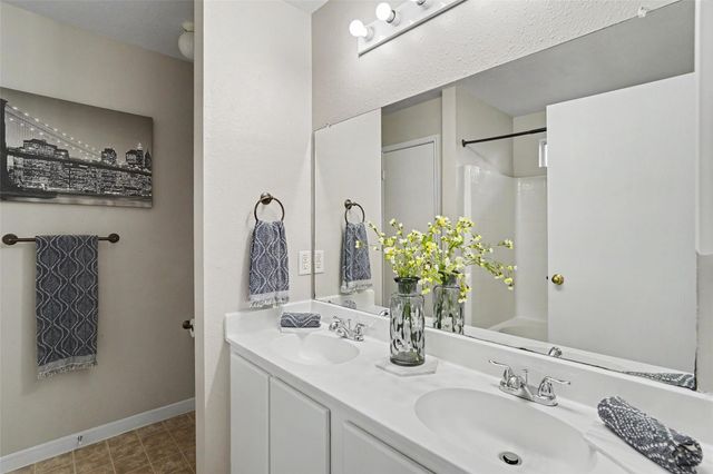 3105 Centennial Village Drive, Pearland, TX 77584