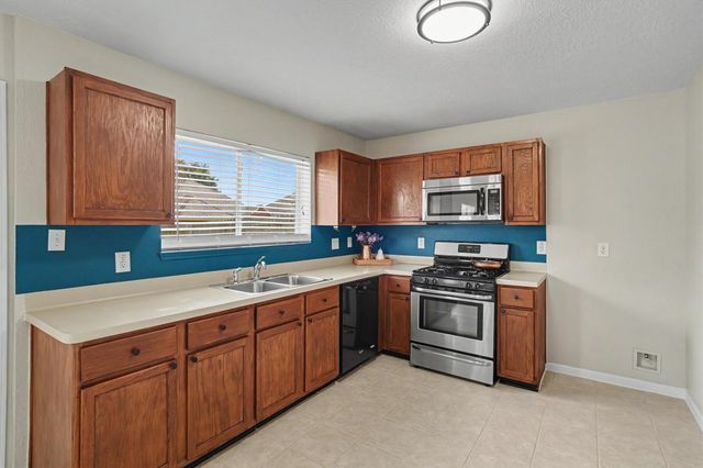 3105 Centennial Village Drive, Pearland, TX 77584