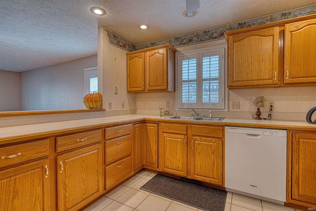 6405 Highcroft Drive, Evansville, IN 47715