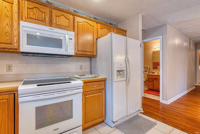 6405 Highcroft Drive, Evansville, IN 47715