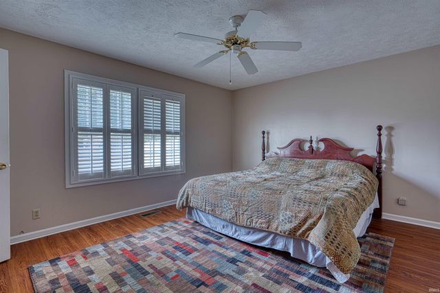 6405 Highcroft Drive, Evansville, IN 47715