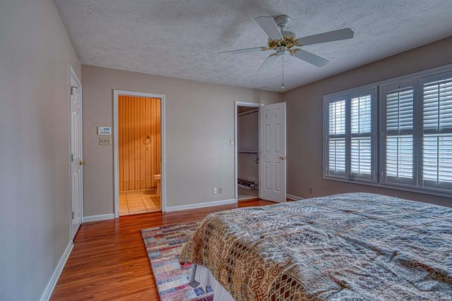 6405 Highcroft Drive, Evansville, IN 47715