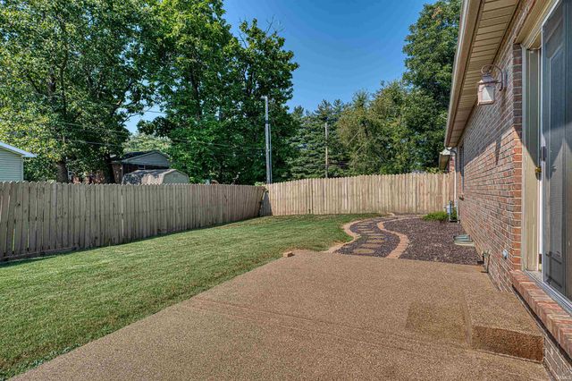 6405 Highcroft Drive, Evansville, IN 47715