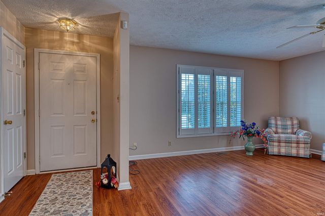 6405 Highcroft Drive, Evansville, IN 47715