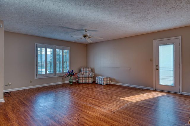 6405 Highcroft Drive, Evansville, IN 47715