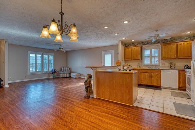 6405 Highcroft Drive, Evansville, IN 47715