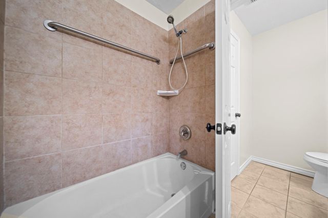 10 Raccoon Lane, The Woodlands, TX 77380