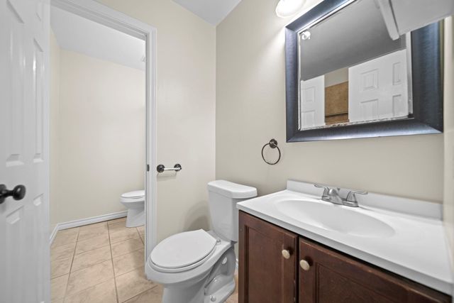 10 Raccoon Lane, The Woodlands, TX 77380