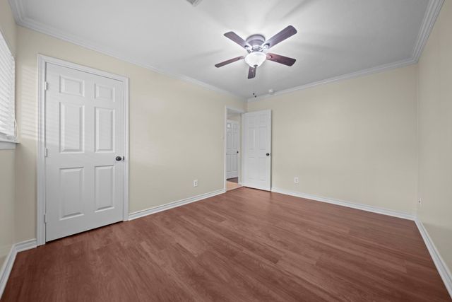 10 Raccoon Lane, The Woodlands, TX 77380