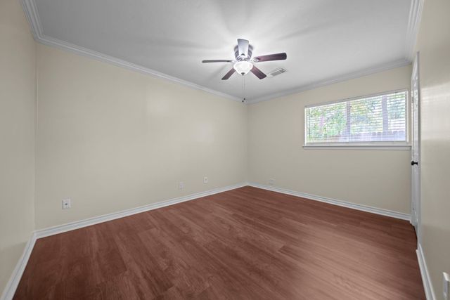 10 Raccoon Lane, The Woodlands, TX 77380