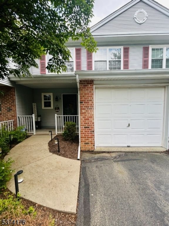 6 Sycamore Way, Mount Arlington Boro, NJ 07856