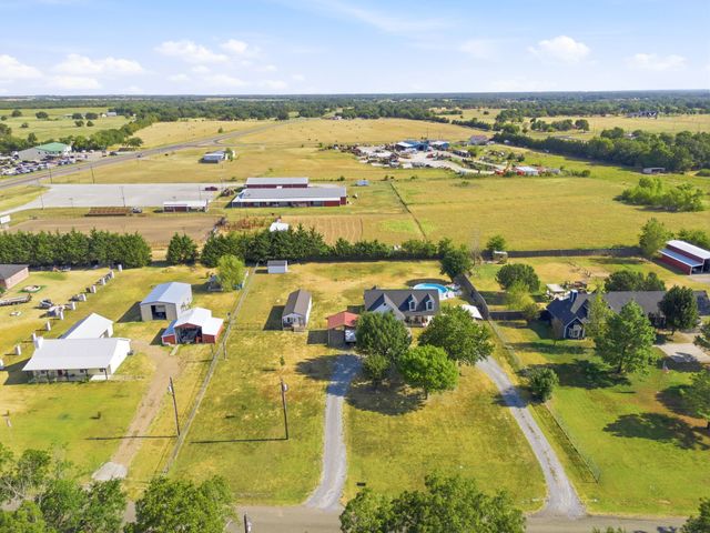 355 County Road 4225, Bonham, TX 75418