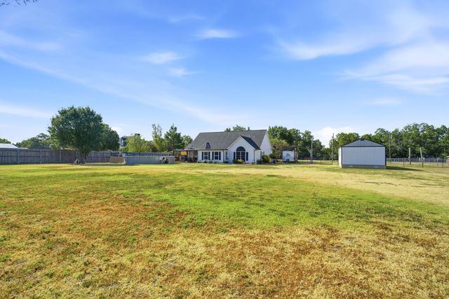 355 County Road 4225, Bonham, TX 75418