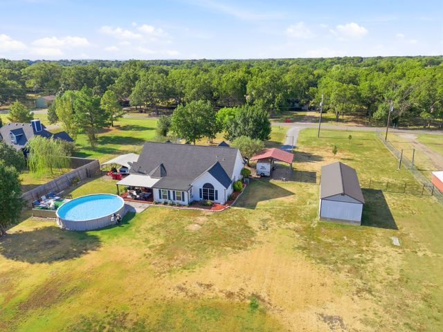 355 County Road 4225, Bonham, TX 75418