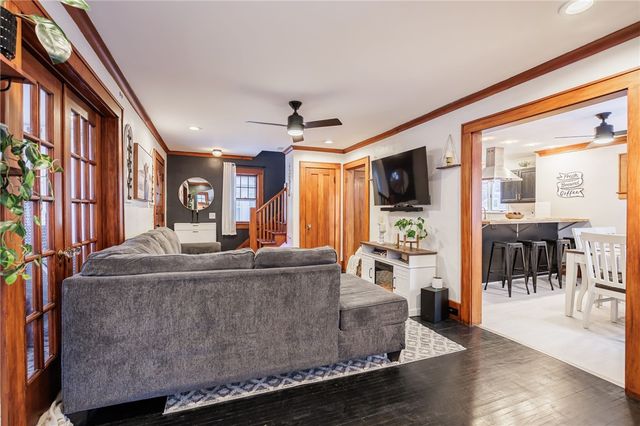 20 Florida Ave, Greece, NY 14616