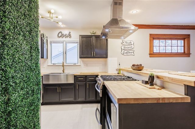 20 Florida Ave, Greece, NY 14616