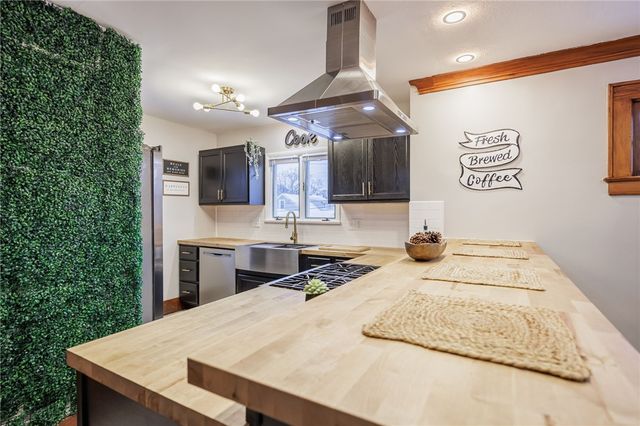 20 Florida Ave, Greece, NY 14616