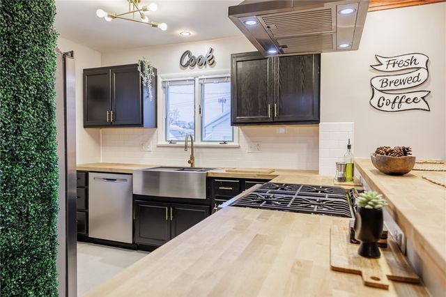 20 Florida Ave, Greece, NY 14616