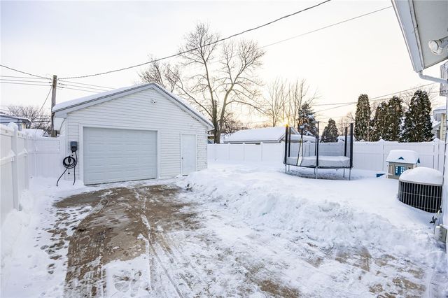 20 Florida Ave, Greece, NY 14616