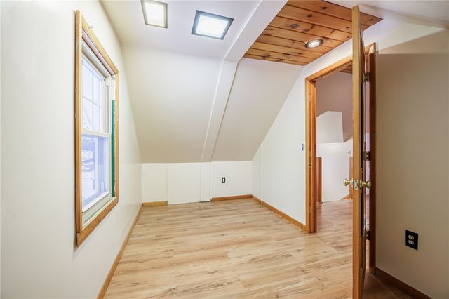 20 Florida Ave, Greece, NY 14616