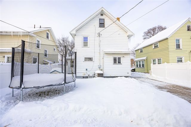 20 Florida Ave, Greece, NY 14616