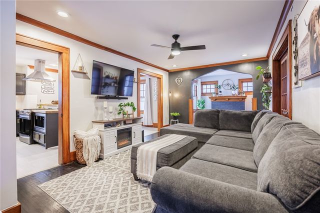 20 Florida Ave, Greece, NY 14616