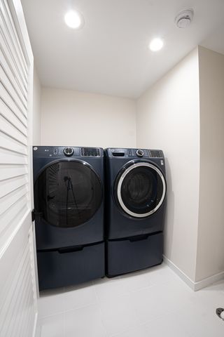 916 Surrey Drive A1, Schaumburg, IL 60193