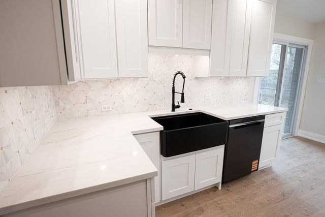 916 Surrey Drive A1, Schaumburg, IL 60193