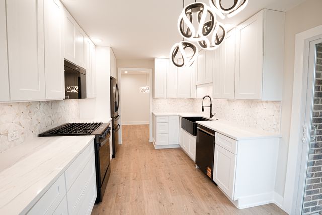 916 Surrey Drive A1, Schaumburg, IL 60193