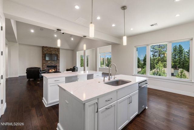20600 Chanson Way, Reno, NV 89511