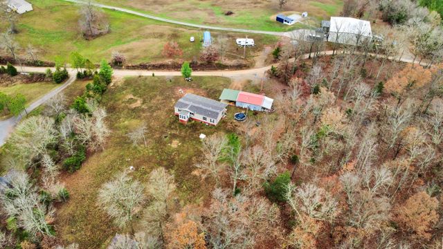 124 Old Lafayette Rd, Big Rock, TN 37023