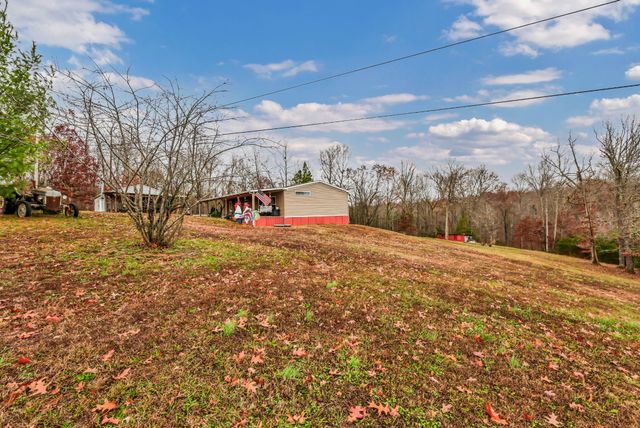 124 Old Lafayette Rd, Big Rock, TN 37023