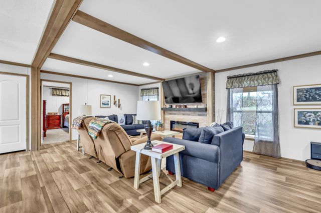 124 Old Lafayette Rd, Big Rock, TN 37023