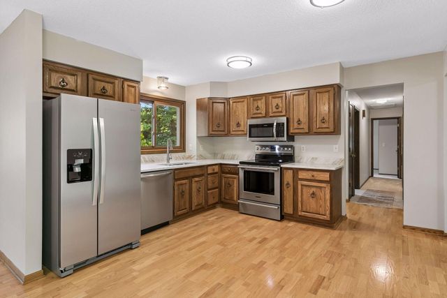 13720 Oakland Drive, Burnsville, MN 55337