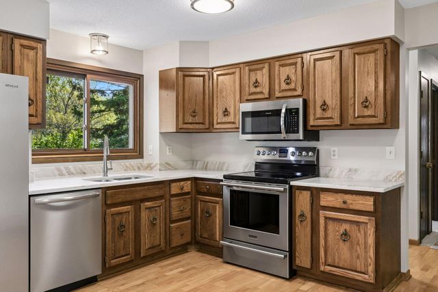13720 Oakland Drive, Burnsville, MN 55337