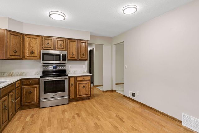 13720 Oakland Drive, Burnsville, MN 55337