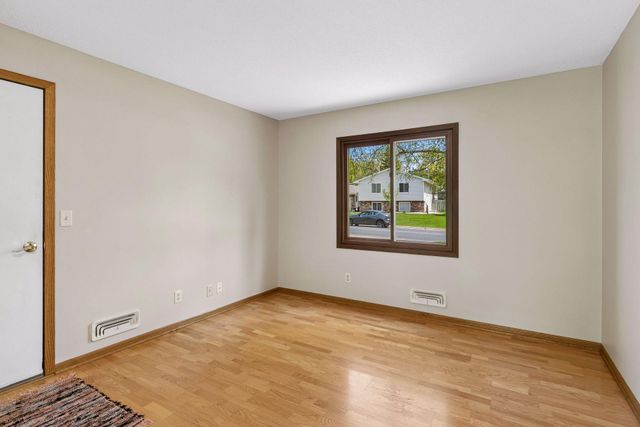 13720 Oakland Drive, Burnsville, MN 55337