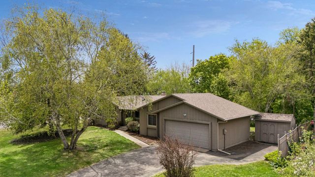 13720 Oakland Drive, Burnsville, MN 55337