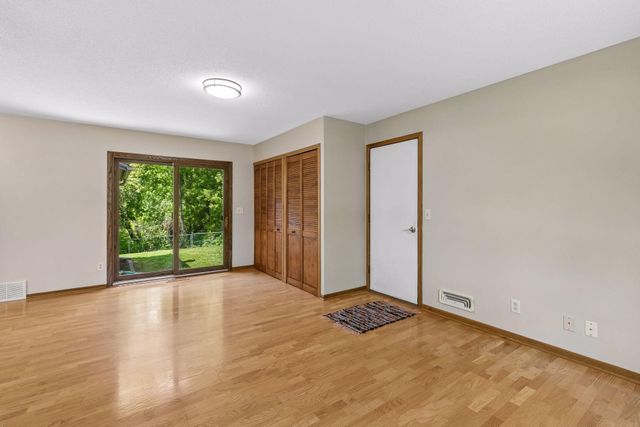 13720 Oakland Drive, Burnsville, MN 55337