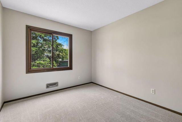 13720 Oakland Drive, Burnsville, MN 55337