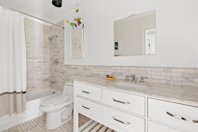 12A MONROE Street, New York City, NY 11238