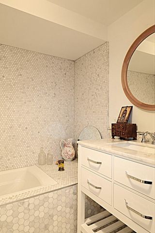 12A MONROE Street, New York City, NY 11238