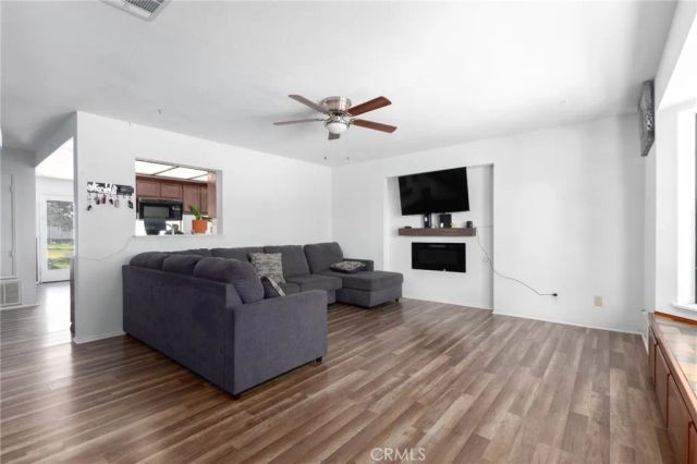 8878 Sabina, Hesperia, CA 92345