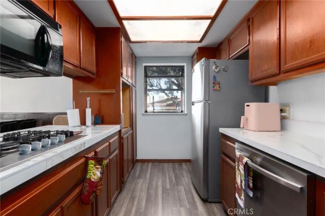 8878 Sabina, Hesperia, CA 92345