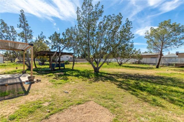 8878 Sabina, Hesperia, CA 92345