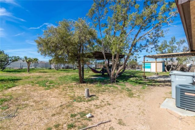 8878 Sabina, Hesperia, CA 92345
