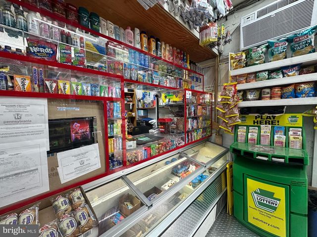 2024 S 4TH ST, Philadelphia, PA 19148