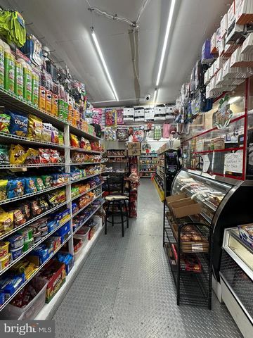 2024 S 4TH ST, Philadelphia, PA 19148