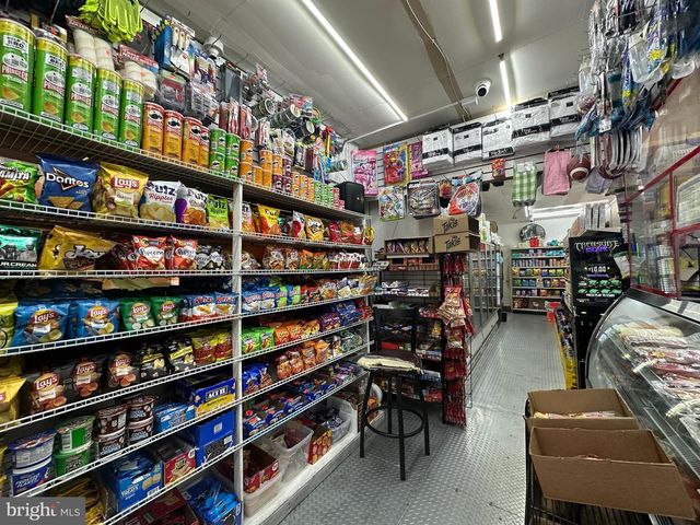 2024 S 4TH ST, Philadelphia, PA 19148