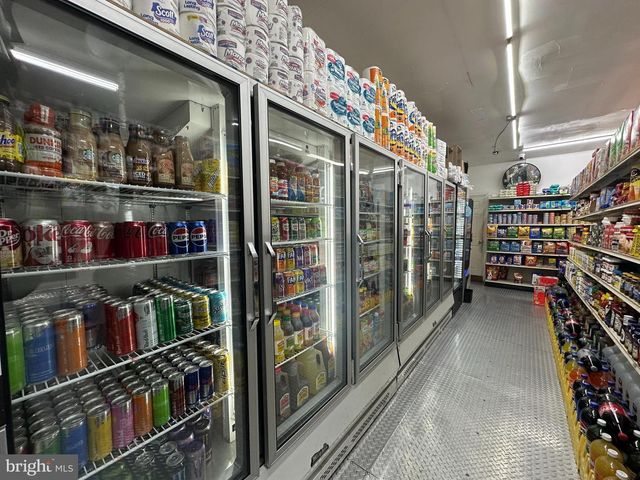 2024 S 4TH ST, Philadelphia, PA 19148